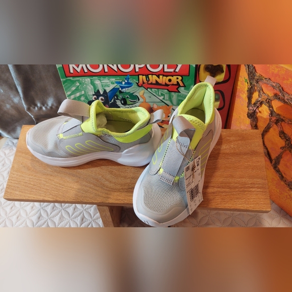 adidas Kids' Sneakers in Gray and Neon Yellow - Picture 3 of 7